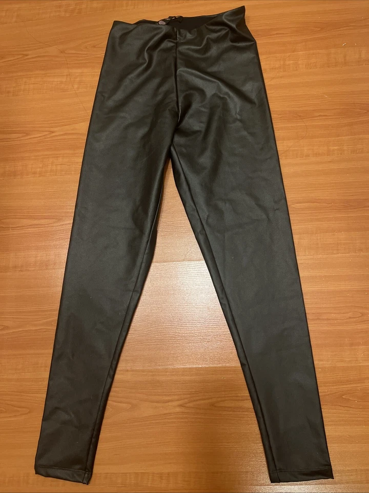 Leggings Victoria's Secret cintura alta couro sintético tamanho 4 - Imagem 1 de 4