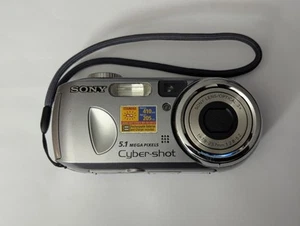 L'appareil Photo Numérique Sony Cyber-shot DSC-P93 +memory stick pro 256mb. - Foto 1 di 15