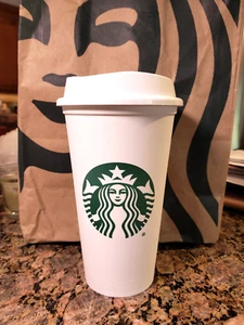 2 Starbucks Reusable Plastic Hot Cup with lid 16 oz. - Love Love Love Motiv - Bild 1 von 3