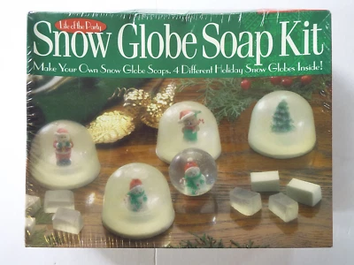 NEW Christmas Holiday Snow Globe Soap Kit Vtg 2000 - Image 1 of 2
