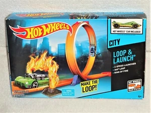 Hot Wheels 2013 CITY Playset Loop & Launch w/ 1 Car Super Stinger New In Box - Picture 1 of 5