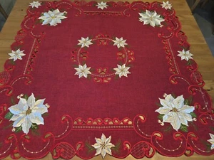 XMAS 85*85cm Sq WineRedEmbroidered XMas White Sunflower T/cloth - Picture 1 of 3