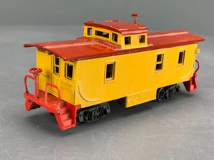 HO Vintage Revell Caboose Union Pacific No # w/Kadee Couplers & Trucks HO6014 - Picture 1 of 9