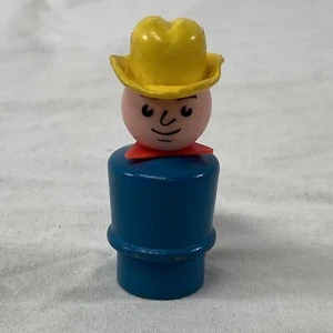 Vintage Fisher Price Little People Cowboy blau mit rot orange Schal gelb Mütze - Bild 1 von 5