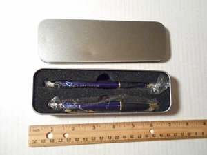JUEGO DE BOLÍGRAFOS Y LÁPICES LOCKHEED MARTIN Azul en estuche metálico - Imagen 1 de 8