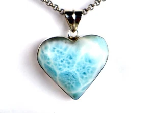 Eindrucksvoller natürlicher hellblauer Larimar 0,925 Sterlingsilber Herz Anhänger 37 mm - Bild 1 von 10