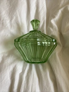 Vintage Deco Green Glass Bon Bon Dish - Picture 1 of 5