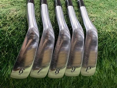 PRGR 03 Iron #6-9.P(5Clubs)/NS/Flex:R/Iron set - Image 1 of 4