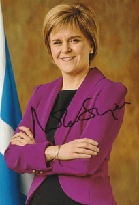 Nicola Sturgeon Hand Signed 6x4 Inch Photo British Politics SNP - Picture 1 of 1