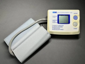 Omron Automatisches Blutdruckmessgerät Modell 741CREL - Bild 1 von 4