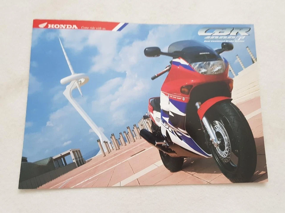 HONDA CBR1000F Motorcycle Sales Brochure OCT 1995 #6P-UK/D-10.95-E-CBR100F - Image 1 of 4