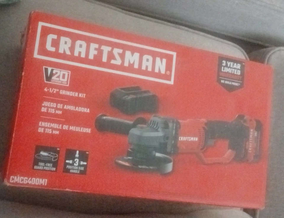 Craftsman 20 Volt 4 1/2 Grinder tool CMCG400M1 Kit - Image 1 of 1