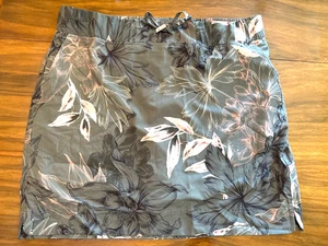 J Jill Fit Medium Athletic skirt skort Olive , black, Pink, Bone tropical floral - Picture 1 of 9