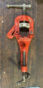 Tornillo de tubo con abrazadera portátil Ridgid nº 37 1/8"–1-1/4" - Imagen 1 de 3