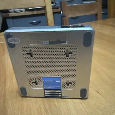 Linksys 54 Mbps 10/100 Wireless G Router (WAG200G-UK) - Image 1 of 4