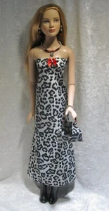 Hecho a medida MODELO AMERICANO #14 Conjunto de Ropa, Vestido, Cartera, Collar y Pendientes - Imagen 1 de 3