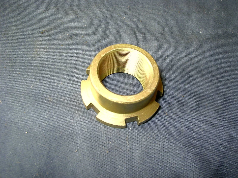 YAMAHA U7E 1969 PATT NOS TUERCA DE DIRECCIÓN 90179-25050 Foto 1 de 1