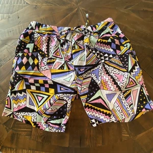 Massive Herrenshorts groß mehrfarbig geometrisch 80er Vintage Stil abstraktes Muster - Bild 1 von 8