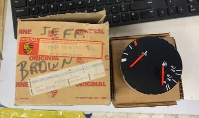 NOS NIB Genuine Porsche Fuel Gauge 92864194301 / 928 '82-'84 Foto 1 de 3