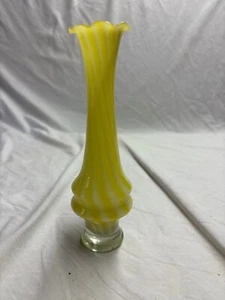 Vintage Handblown Artglass Yellow And White swirl Vase 7 3/4" High Pre-Owned - Picture 1 of 6