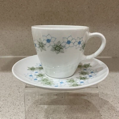 Juego de taza y platillo florales azules y verdes vintage Corning Centura Foto 1 de 3