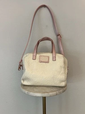 Bolso de Mano Loungefly Disney Princesa Crema y Rosa Damasco Grabado Lona Cartera Usado en Excelente Condición Foto 1 de 4