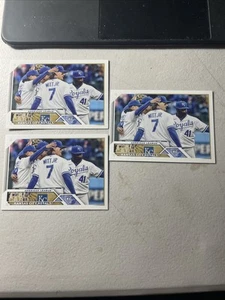 3x 2023 Topps Serie 1 - #134 Kansas City Royals Cuidado del equipo con Bobby Witt Jr. - Imagen 1 de 2
