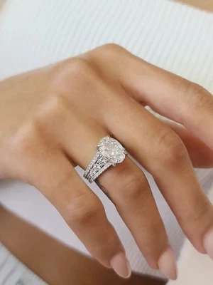 4.50 TCW Oval Cut Lab Grown Diamond Cluster Ring For Bridal Lady 14k White Gold - Image 1 of 4