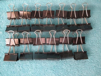 ¡Clips de carpeta abrazaderas de papel negras medianas de 1"! ¡Lote de 50! Foto 1 de 2