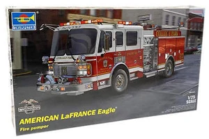 Trumpeter 1/25 American LaFRANCE Eagle Fire Truck - Picture 1 of 1