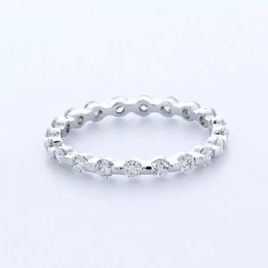 Alianza de boda de eternidad clásica de oro de 14 quilates de 1,50 quilates con diamantes cultivados en laboratorio D VVS1 - Imagen 1 de 14