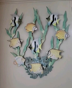 Escultura de pared de metal vintage escuela de peces decoración de arrecife 20” x 22” ¡Dije playero! - Imagen 1 de 17