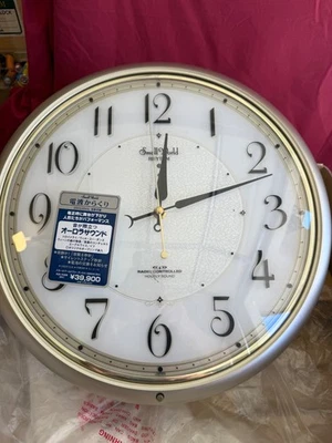 Reloj Rhythm Small World Lillyput 4MN451RH RARO Foto 1 de 4