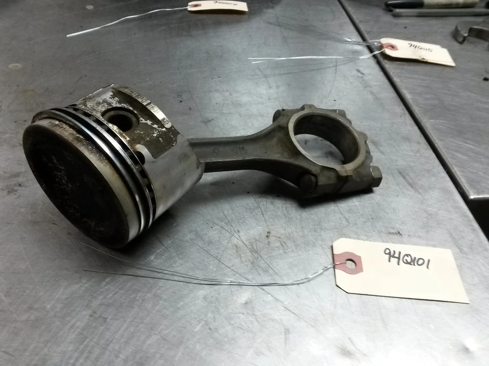 Pistão e haste de conexão padrão de 1994 Hyundai SCoupe 1.5 - Imagem 1 de 4