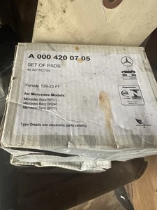 MERCEDES (2012-2019) Brake Pad Set A 000 420 07 05, A0004200705 - Afbeelding 1 van 3