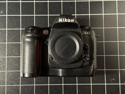 Nikon D100 6.1 MP Digital SLR Camera - Black (Body Only) - Image 1 of 4