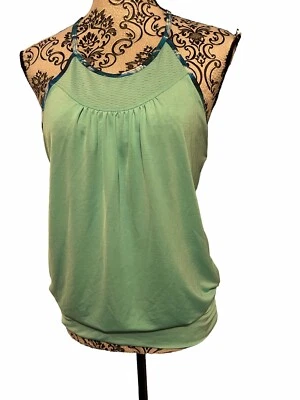 Camiseta sin mangas Lija Active para mujer talla mediana verde ligera sin sujetador Foto 1 de 4