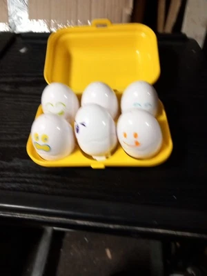 Tomy Hide & Squeek Eggs Vintage 1993 Toy Shape Sorter Box Children's Activity - Image 1 of 4