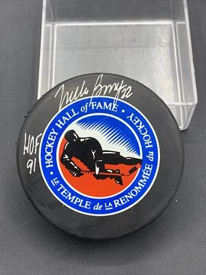 Mike Bossy Salón de la Fama del Hockey 91 Firmado NHL Puck NY Islanders JSA/Coa Foto 1 de 3