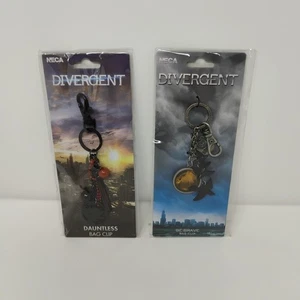NECA DIVERGENT DAUNTLESS Be Brave Metall Tasche Clip 2er Set Versiegelt Neu - Bild 1 von 9