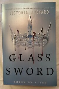 Red Queen Ser.: Glass Sword by Victoria Aveyard (2018, Trade Paperback)