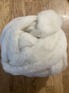 200g Carded Wool Sliver / Roving- Blend Ryeland, Blue Faced Leicester, Swaledale - Picture 1 of 3