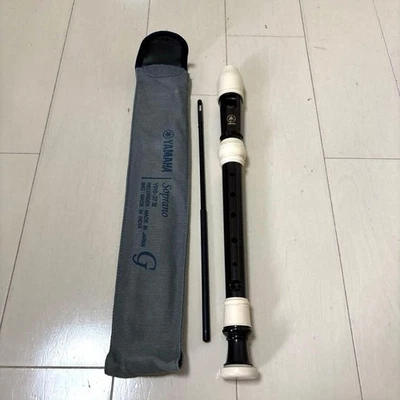 Grabadora soprano Yamaha YRS-37III estilo alemán G usada con estuche e hisopo... - Imagen 1 de 4