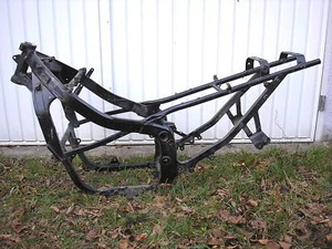 RAHMEN MIT BRIEF GSX 600 F GN72B BAUJAHR 1997 FRAME CHASSIS - Bild 1 von 1