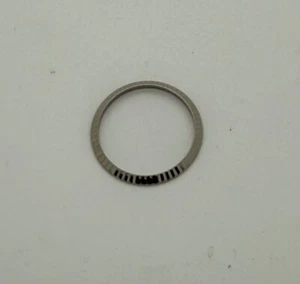 Genuine Rolex DateJust Fluted 18K White Gold Bezel for 26mm Watch - Picture 1 of 2