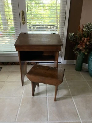 ¡Escritorio escolar con bisagras vintage Country hecho a mano para niños con banco! ¡Adorable! Foto 1 de 4