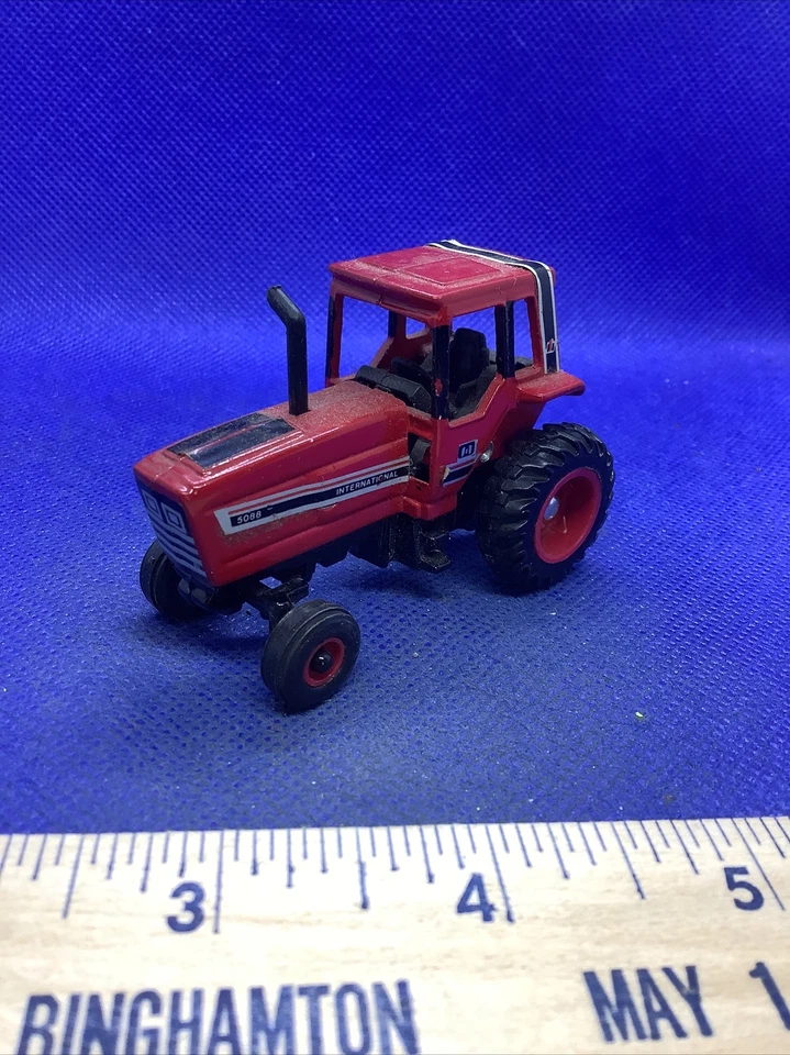 NEW! Ertl ERTL/TOMY 1/64 ( IH ) International Harvester 5088 Tractor - Image 1 of 1