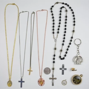 Lote Joyería Religiosa Cruz Cadenas Collares Colgantes Rosario Pin Llavero - Imagen 1 de 6