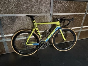 Giant Propel Advanced Pro SL 0 Aero Road Bike - Picture 1 of 7
