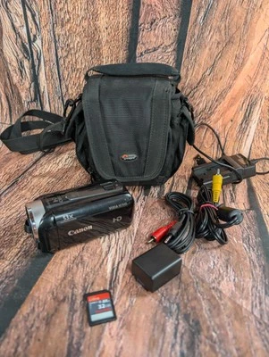 ORIGINAL Canon VIXIA HF R40 Full HD 1080p 53X ZOOM Wi-Fi Camcorder Case & Cables - Image 1 of 4